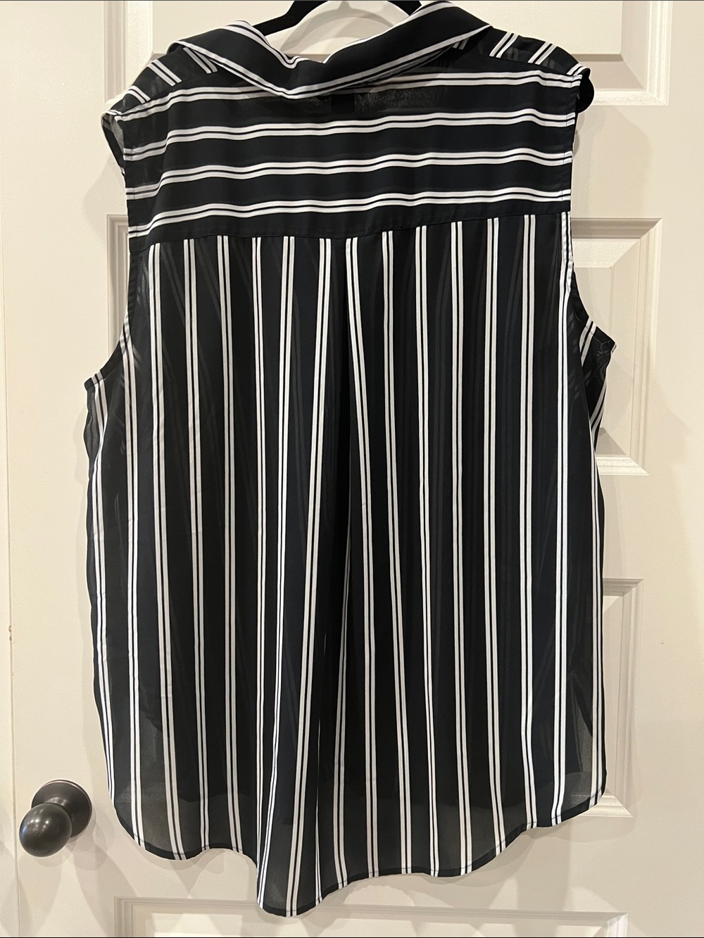 H&M Sheer Sleeveless Black & White Vertical Stripe Blouse Sz 20 - Picture 4 of 4